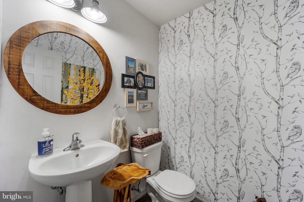 3089 Goshen Dr - Photo 4 of 17