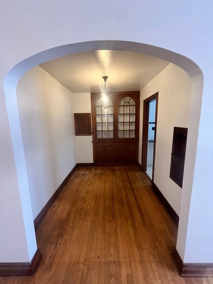 Windsor Court Apartments - Photo 6 of 46