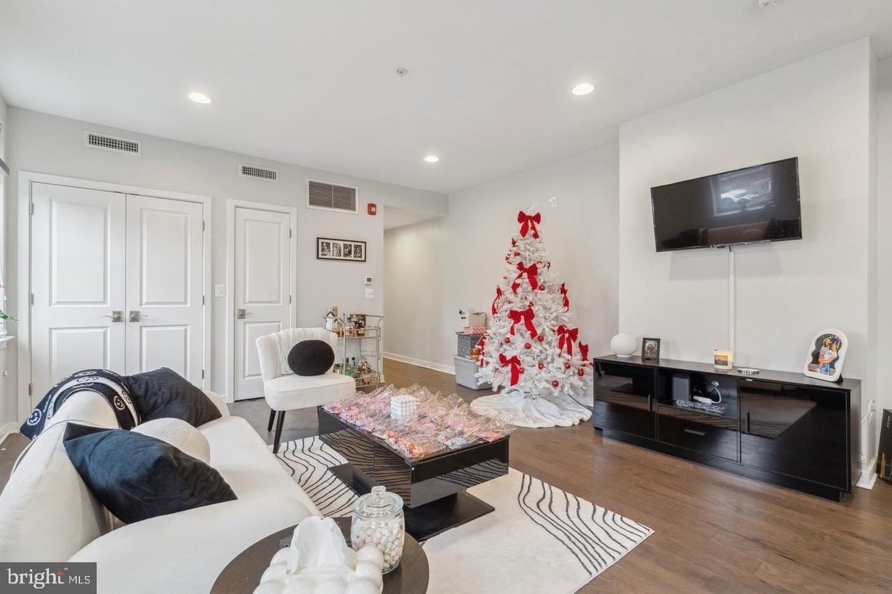 1201 N 3rd St Unit 2 #2 - Photo 5 of 12