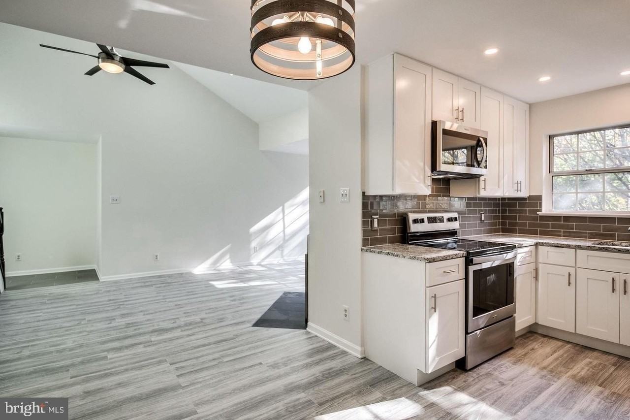 3803 Green Ridge Ct Apt 302 #302 - Photo 5 of 18