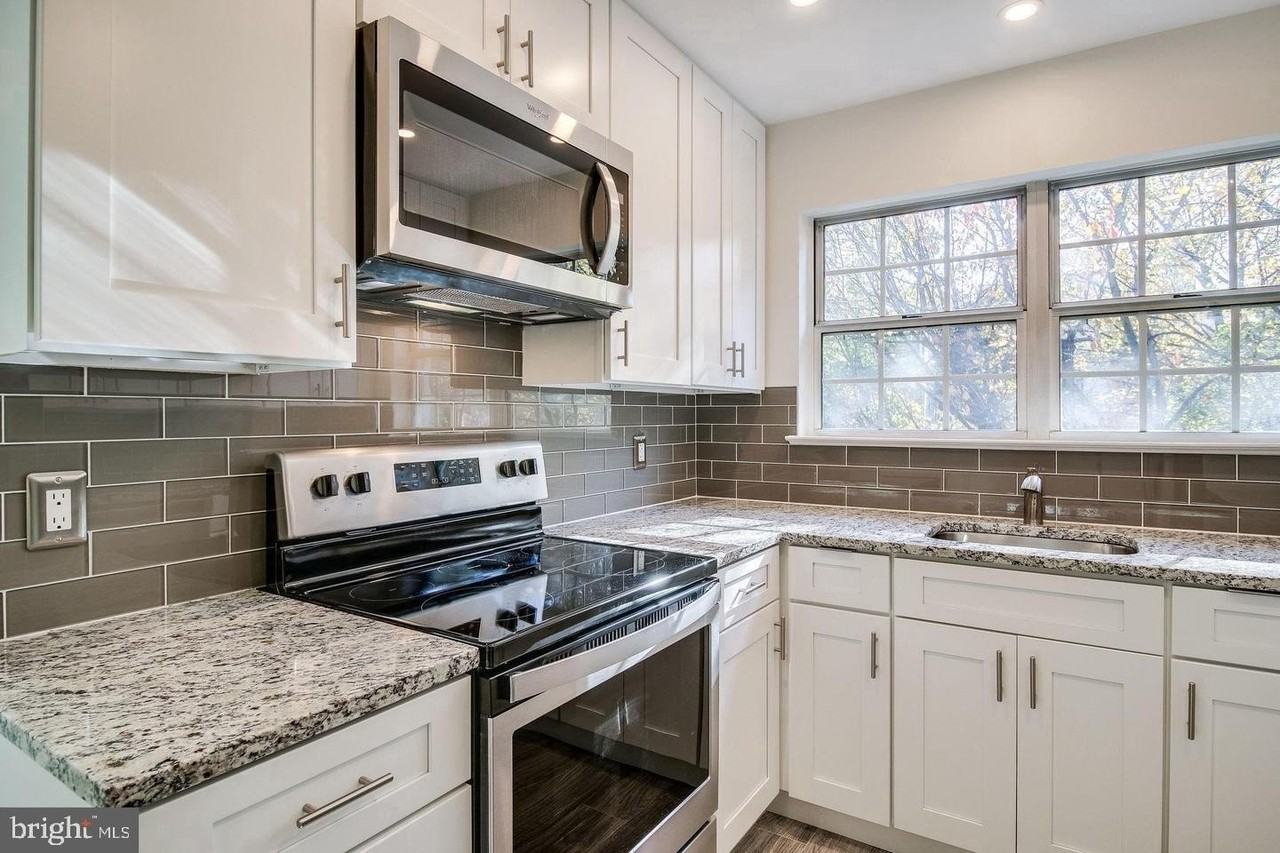 3803 Green Ridge Ct Apt 302 #302 - Photo 6 of 18