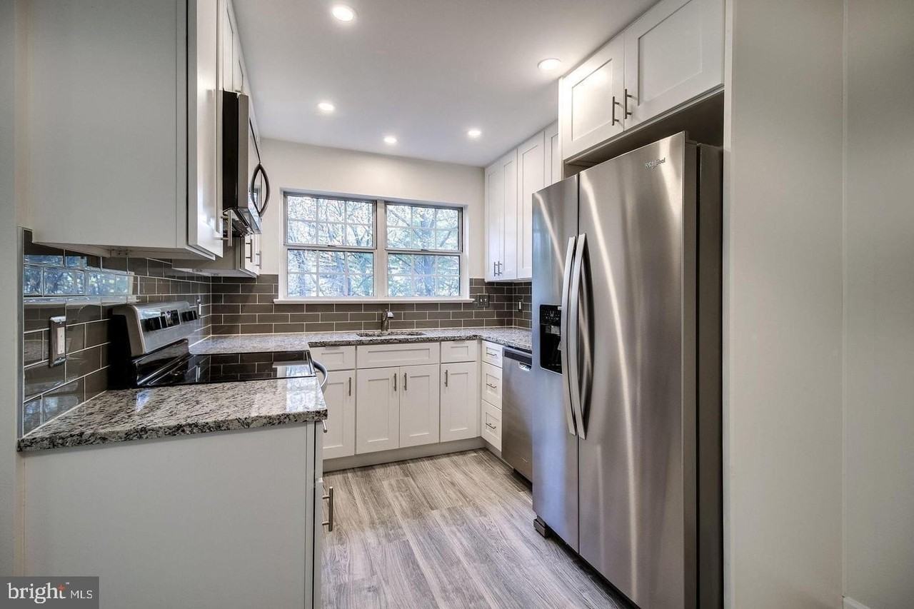 3803 Green Ridge Ct Apt 302 #302 - Photo 7 of 18