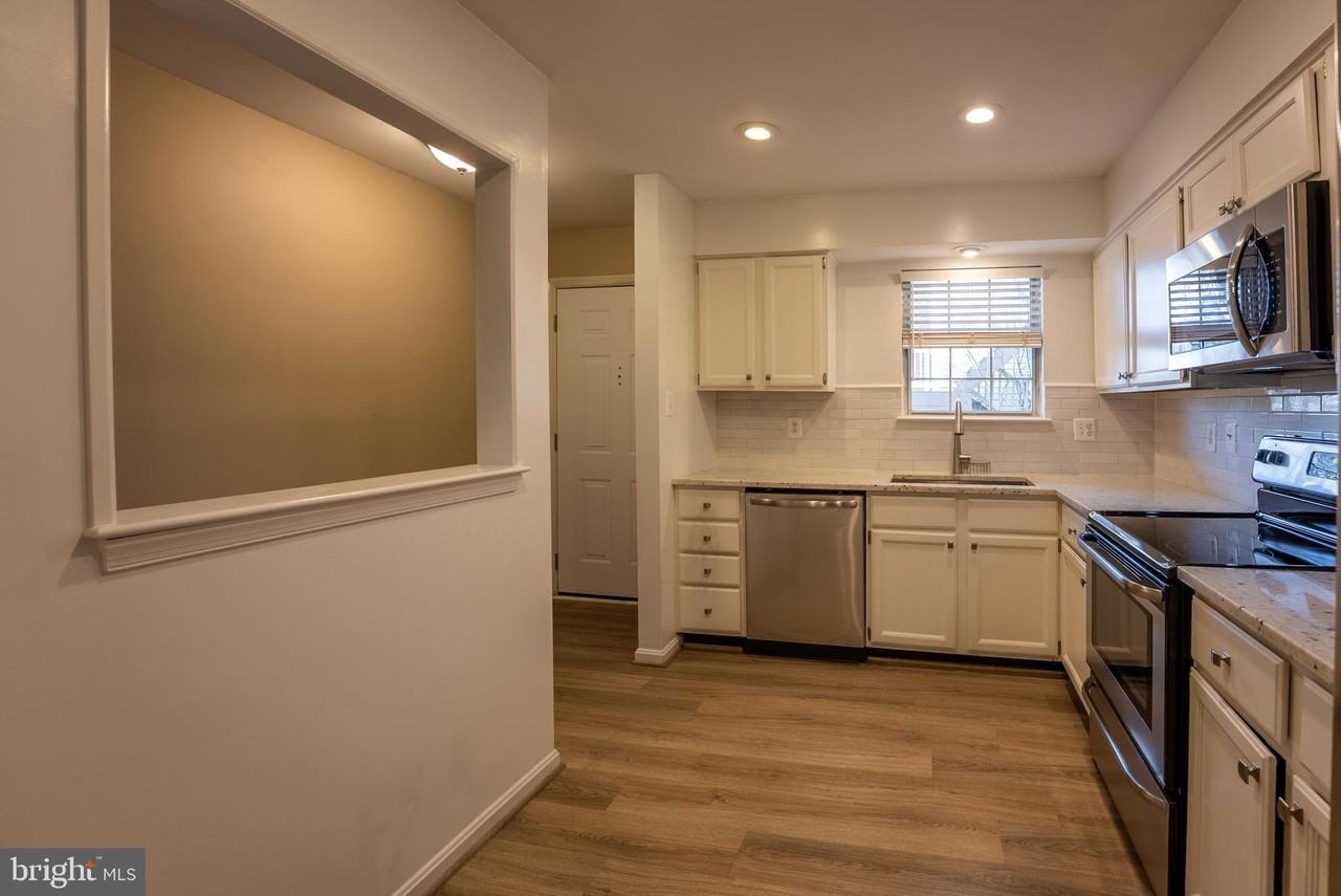 9924 Grapewood Ct - Photo 3 of 25