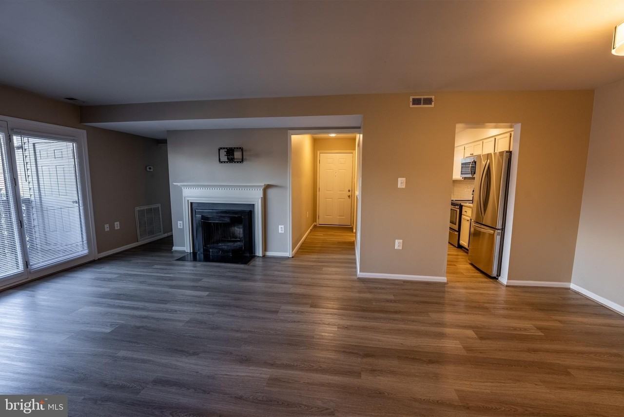 9924 Grapewood Ct - Photo 5 of 25