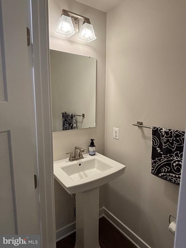 99 Bibury St - Photo 6 of 32