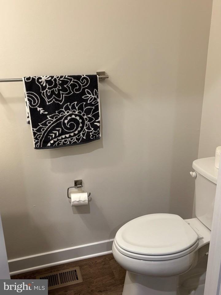 99 Bibury St - Photo 7 of 32