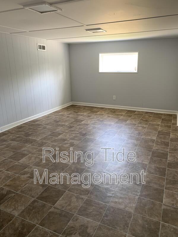 928 Five Mile Rd - Photo 7 of 24