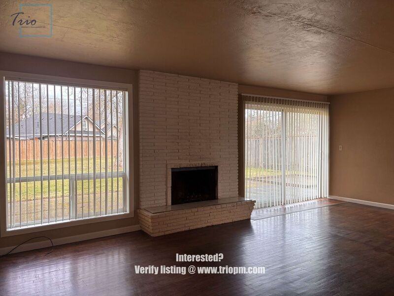 1663 Larkspur Loop - Photo 3 of 19