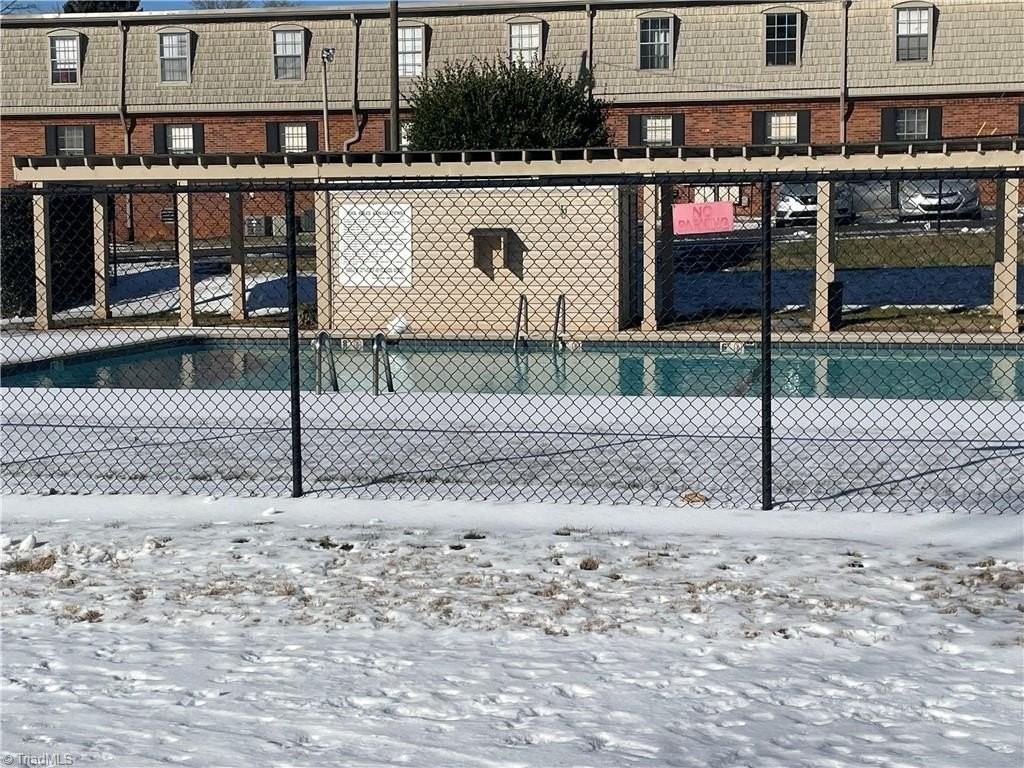 3824 Country Club Rd #E - Photo 3 of 13