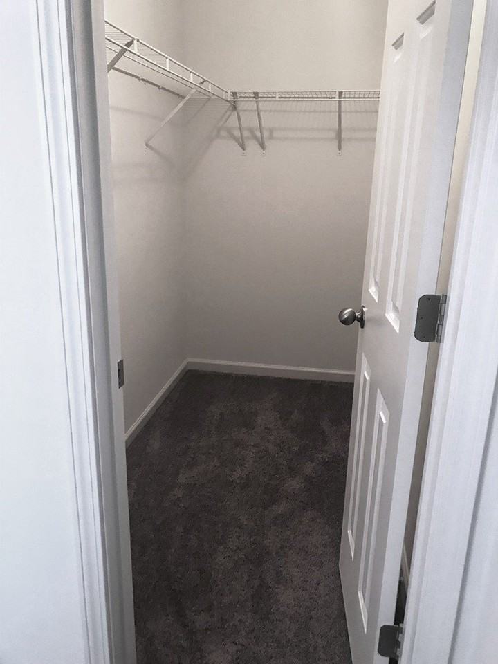 819 Bellview Way - Photo 3 of 17