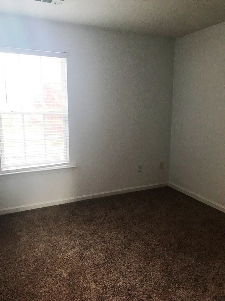 819 Bellview Way - Photo 4 of 17