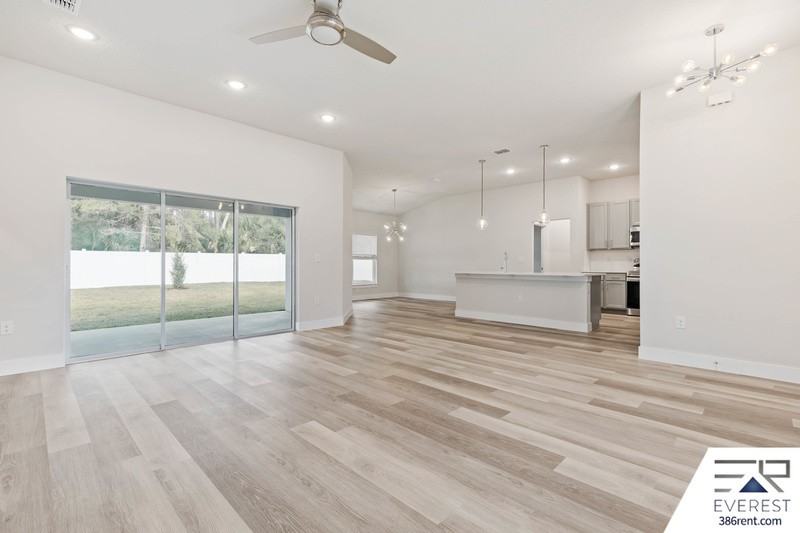 71 Point Of Woods Dr - Photo 7 of 42