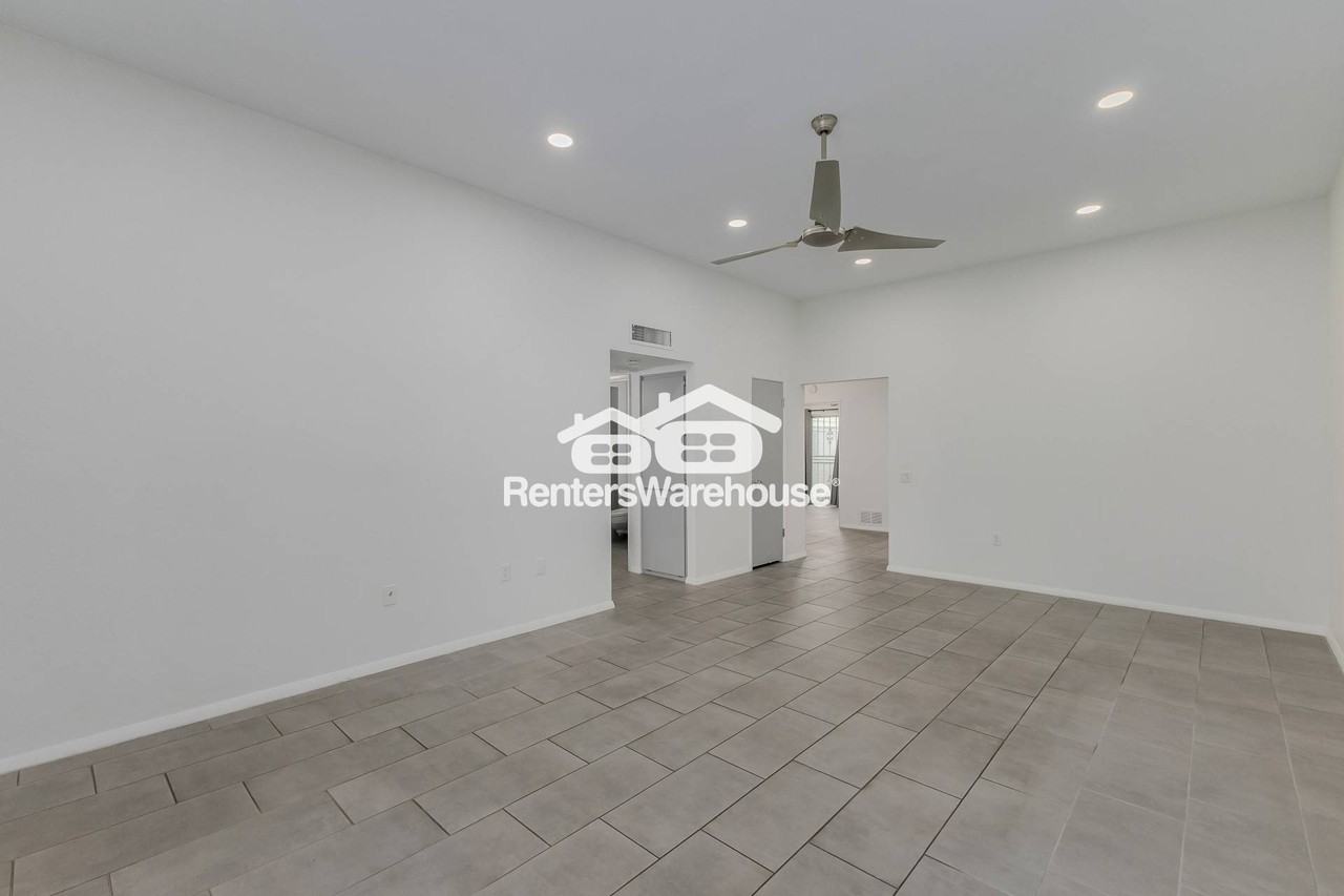 13211 N Cedar Dr - Photo 4 of 22