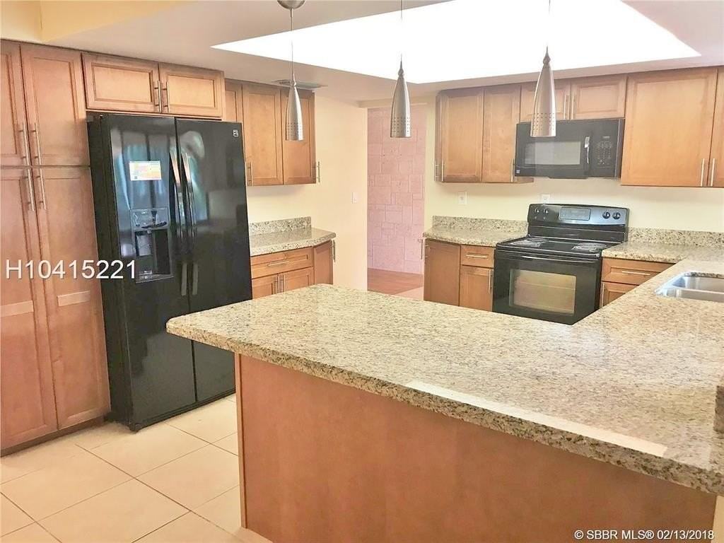 10402 Nw 6th St - Photo 3 of 9