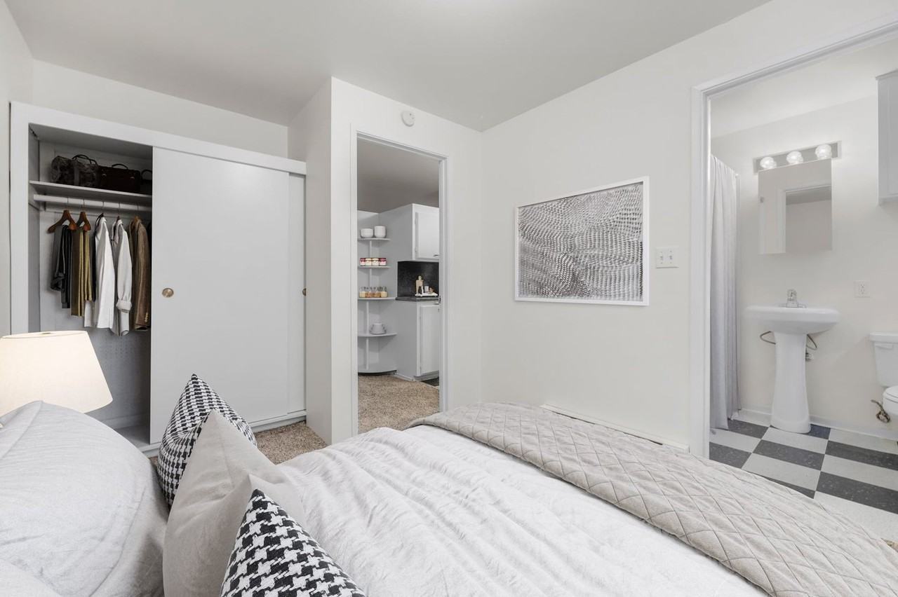 Walkable One - Photo 4 of 23