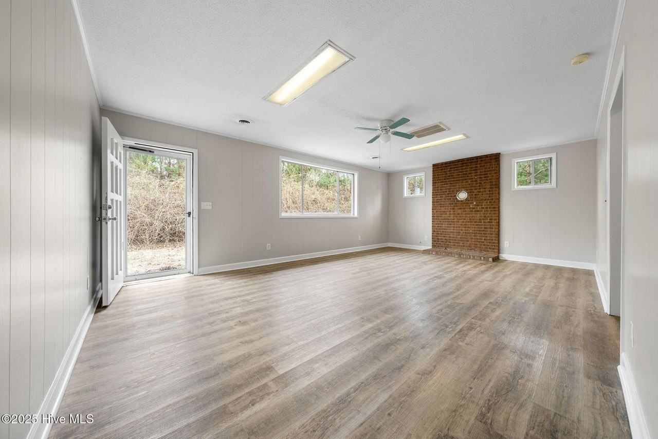 35 Junction Way NE - Photo 6 of 40