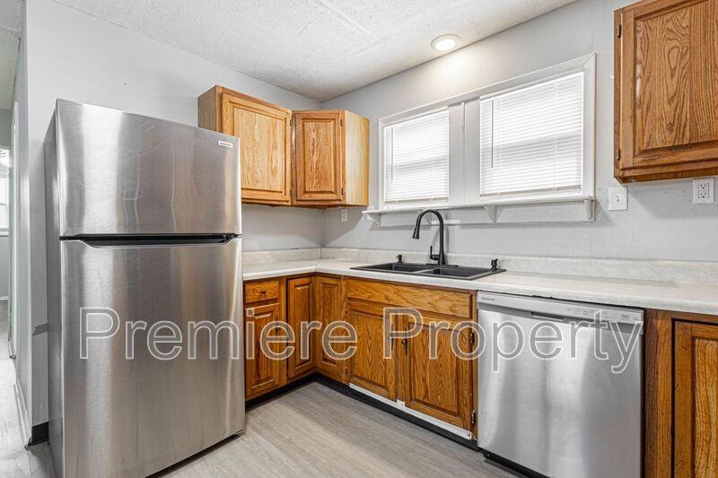 11825 E Roberts St - Photo 5 of 13