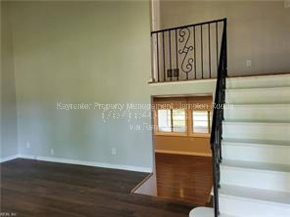 1289 River Oaks Dr - Photo 2 of 9
