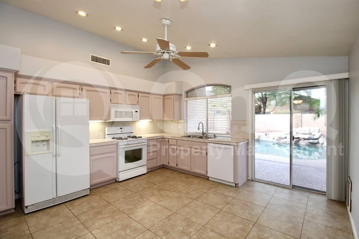 474 W San Remo St - Photo 3 of 10