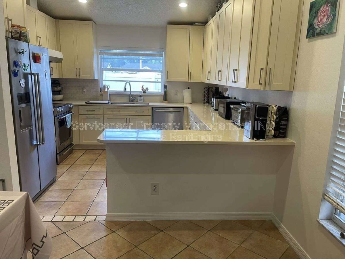 9727 Cypress Shadow Ave - Photo 4 of 10