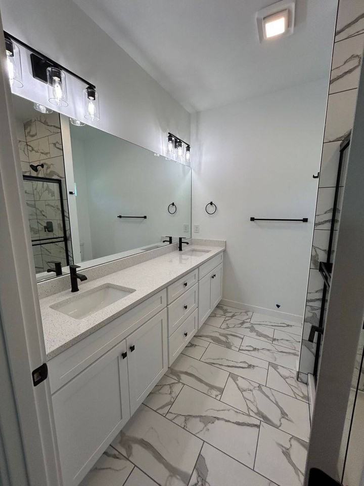 12232 Newgate Ave - Photo 2 of 10