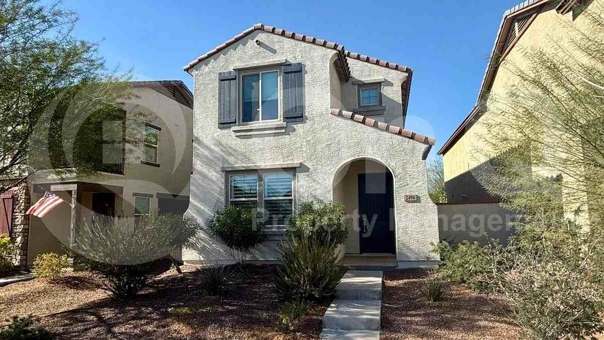 2494 N Heritage St - Photo 2 of 10