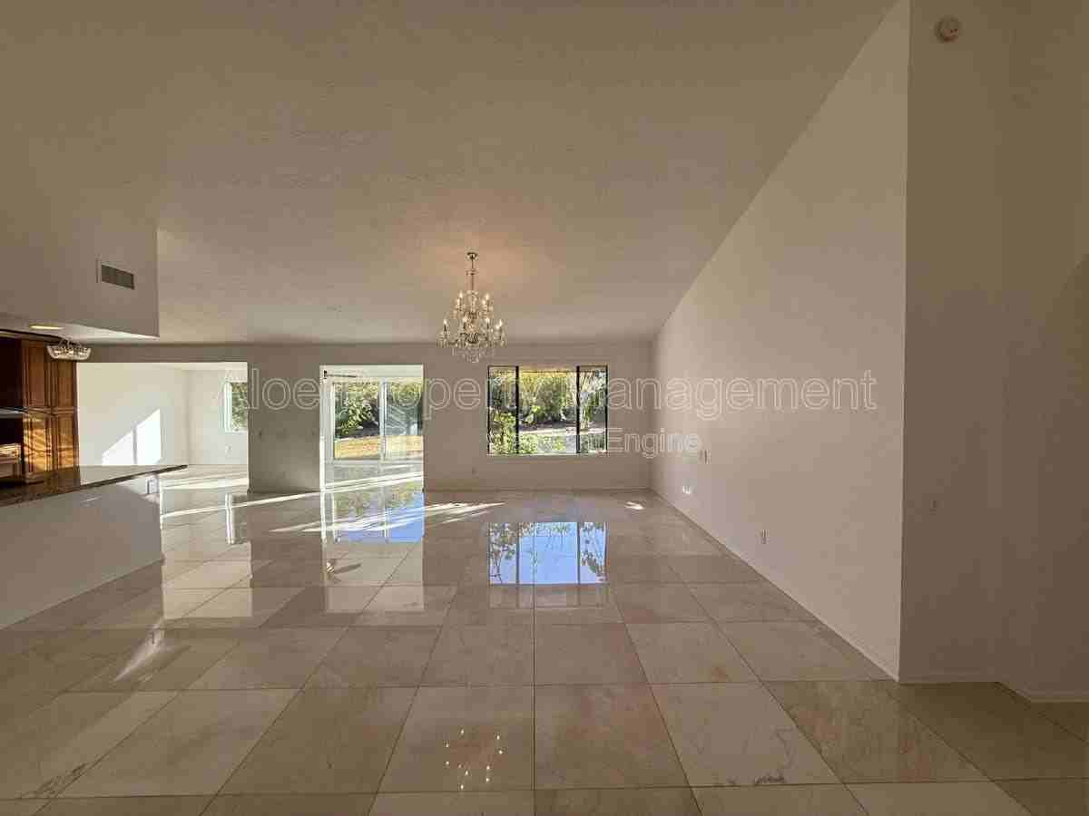 10765 N 109th Pl - Photo 2 of 10