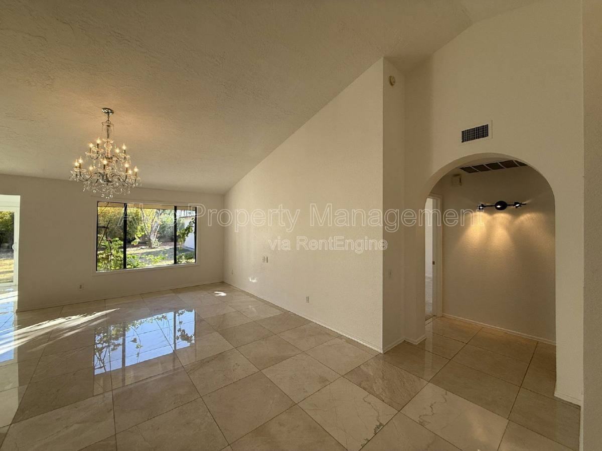 10765 N 109th Pl - Photo 3 of 10