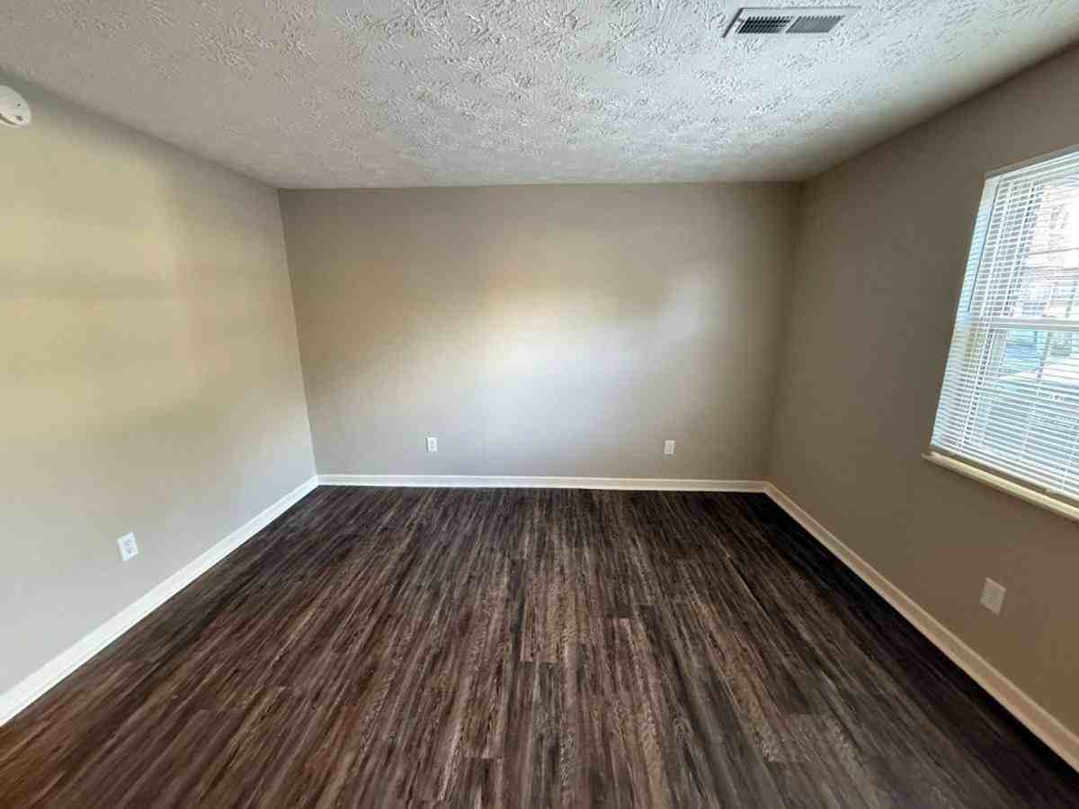 8721 Gleason Dr #B - Photo 3 of 10