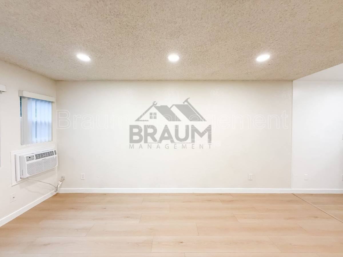 4636 Laurel Canyon Blvd #31 - Photo 4 of 10