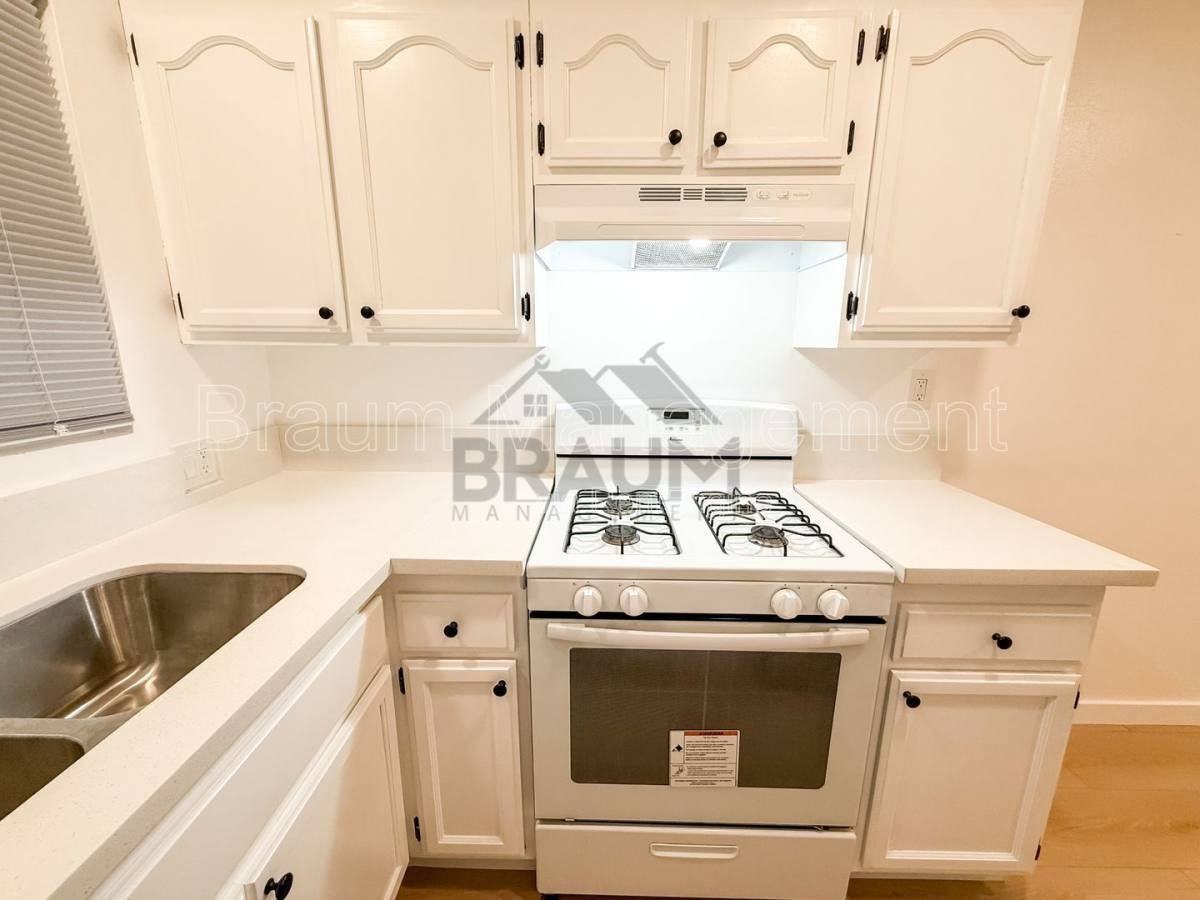 4636 Laurel Canyon Blvd #31 - Photo 6 of 10