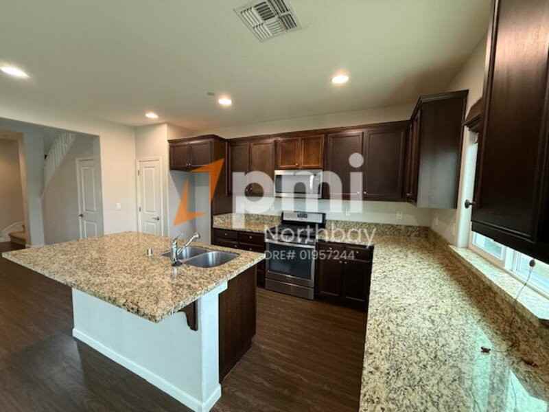 1275 Dartmouth Cir - Photo 6 of 18