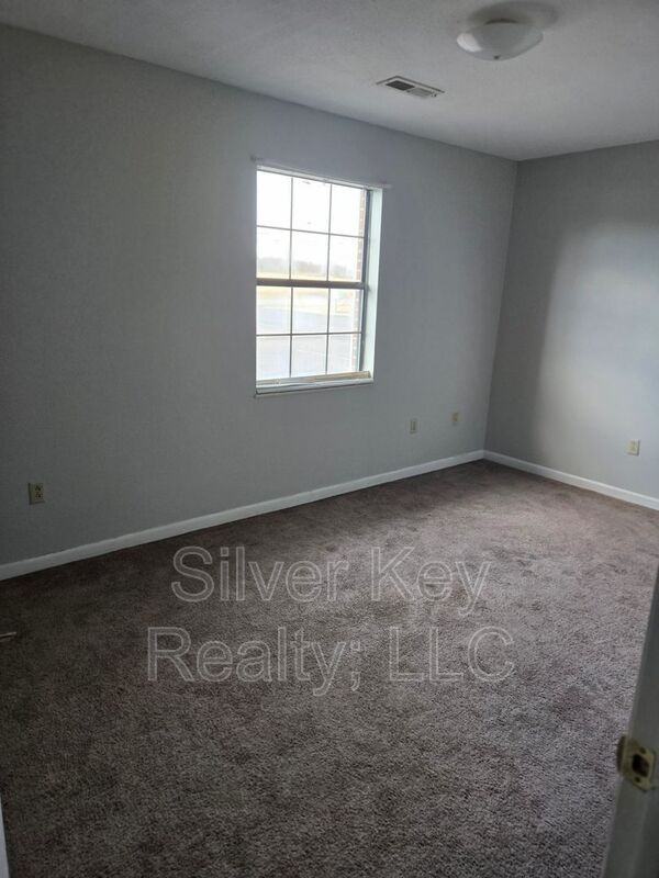 823 Englewood Rd #13 - Photo 5 of 10