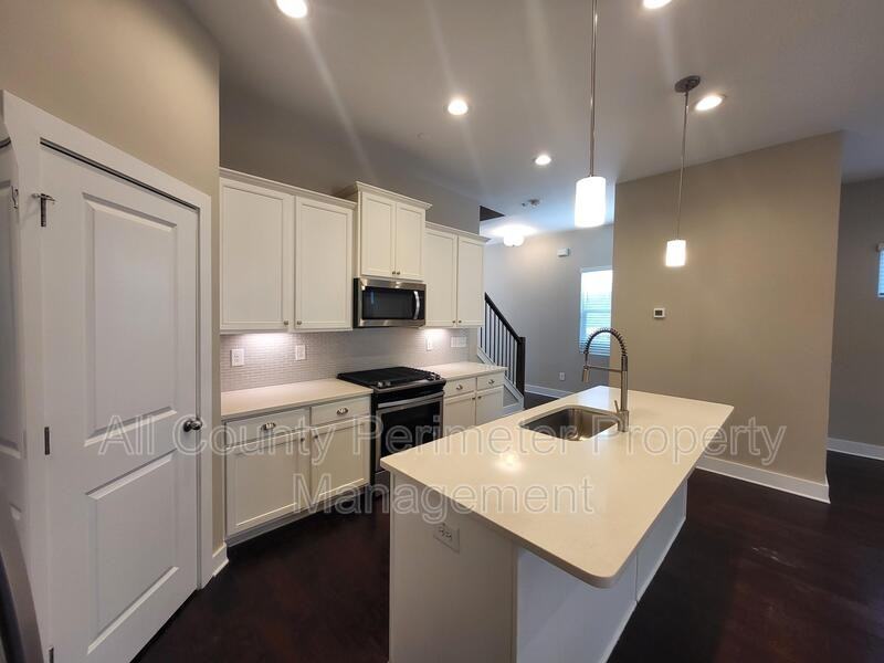 5728 Taylor Way - Photo 5 of 18