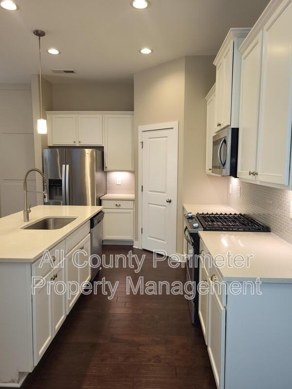 5728 Taylor Way - Photo 6 of 18