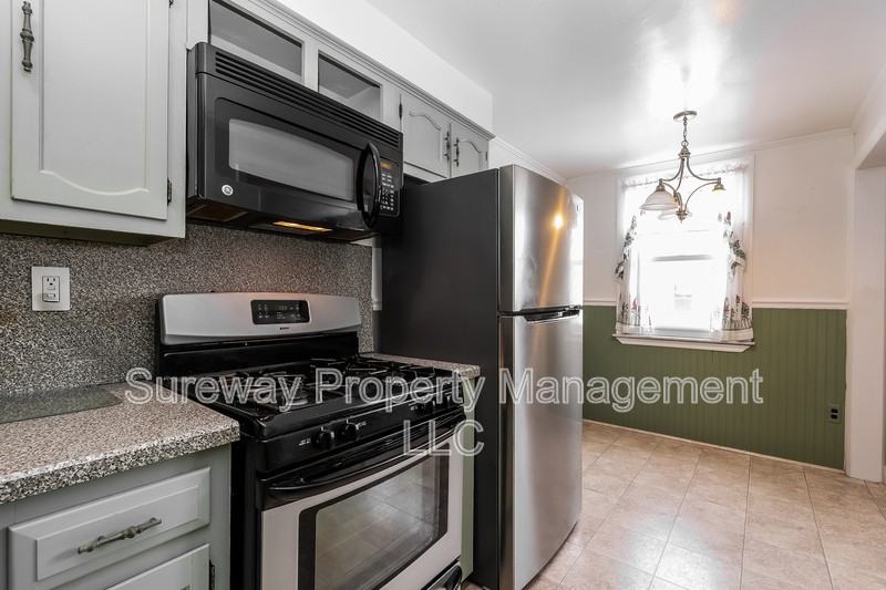 259 W Wyncliffe Ave - Photo 7 of 15