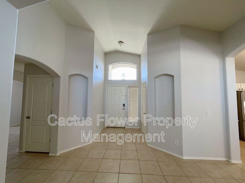 2392 E Morelos St - Photo 2 of 23