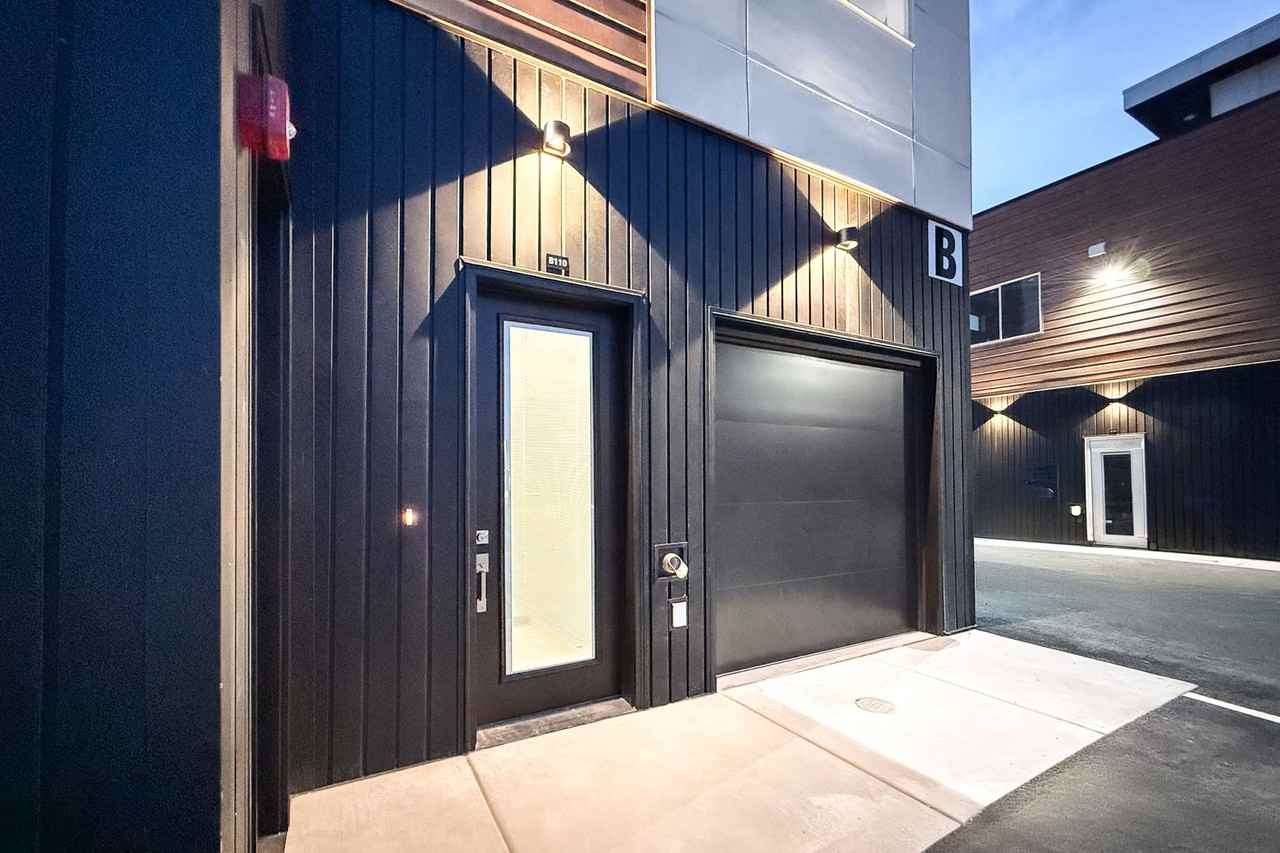 The Towns On Elm - Photo 2 of 6