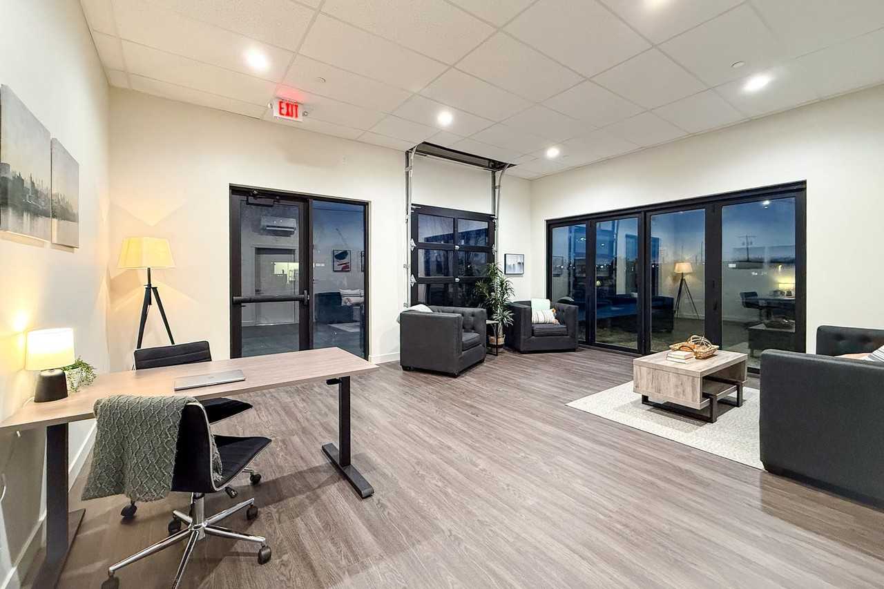 The Towns On Elm - Photo 7 of 50