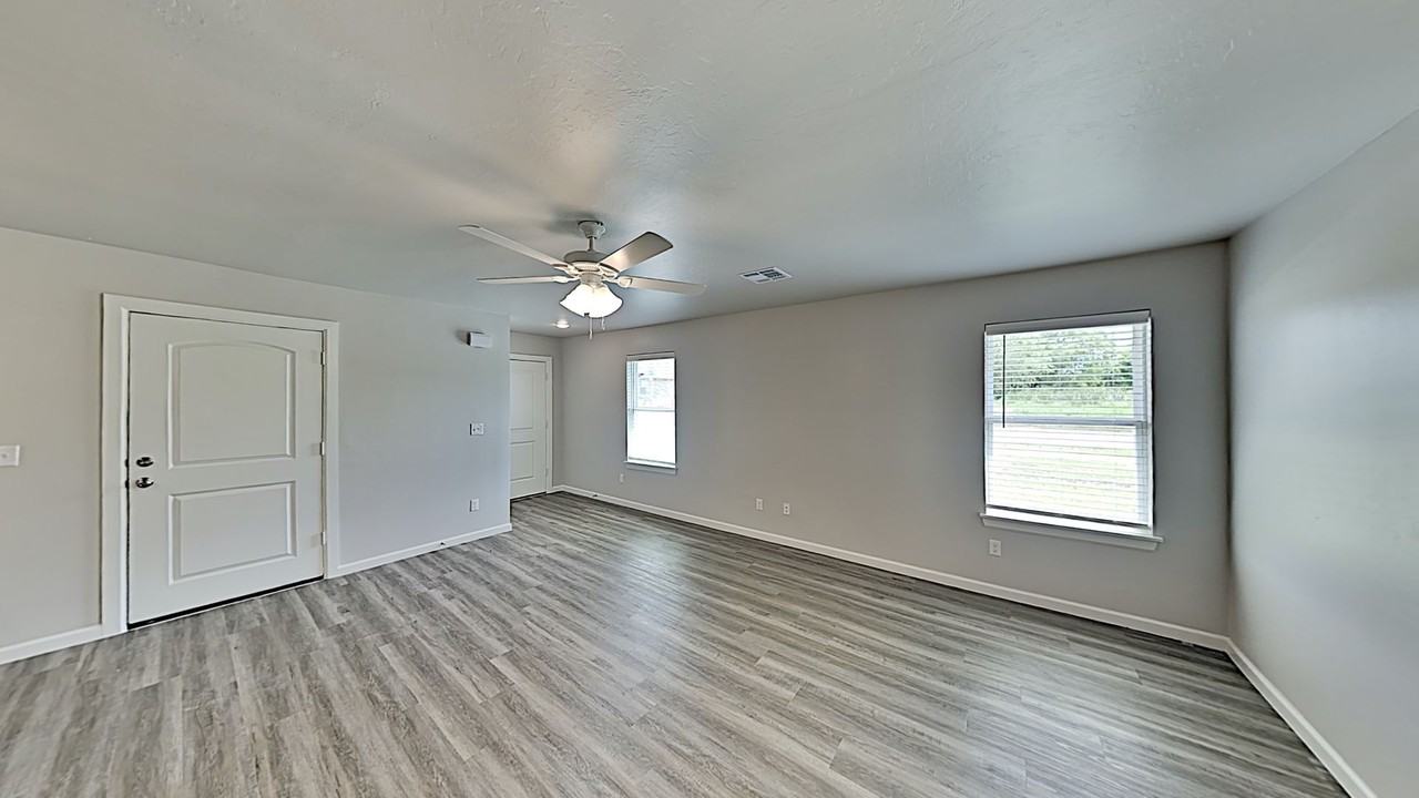 1300 Nw 111th St - Photo 5 of 18