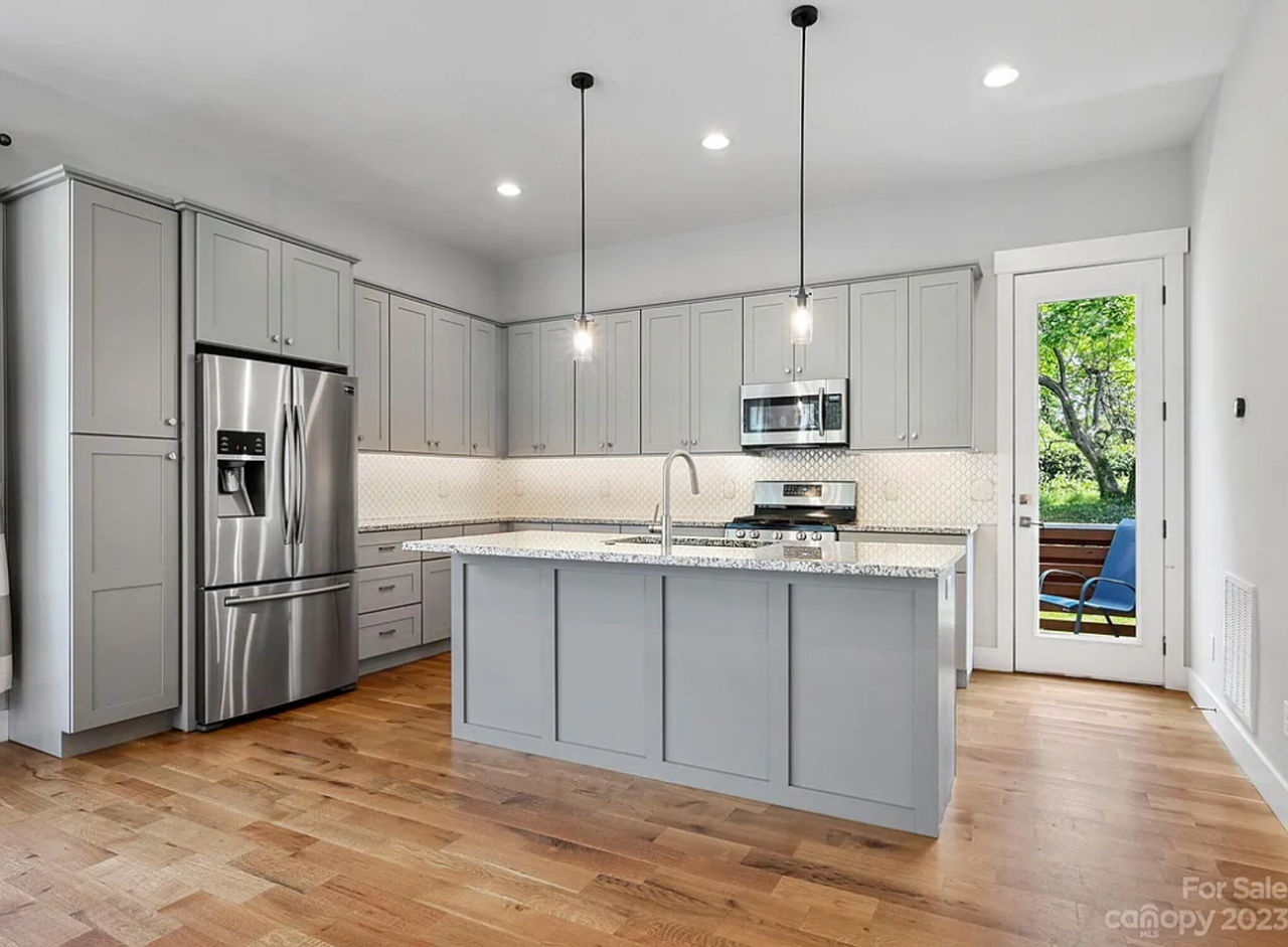 9 Pennsylvania Ave - Photo 5 of 22