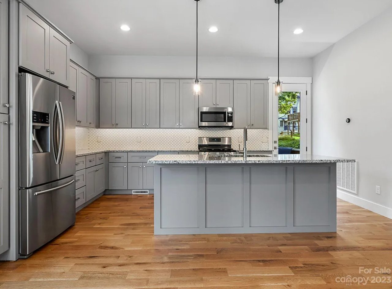 9 Pennsylvania Ave - Photo 6 of 22