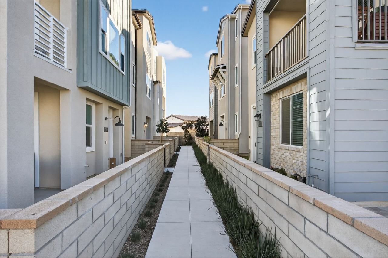 1220 Windmill Rd - Photo 2 of 24