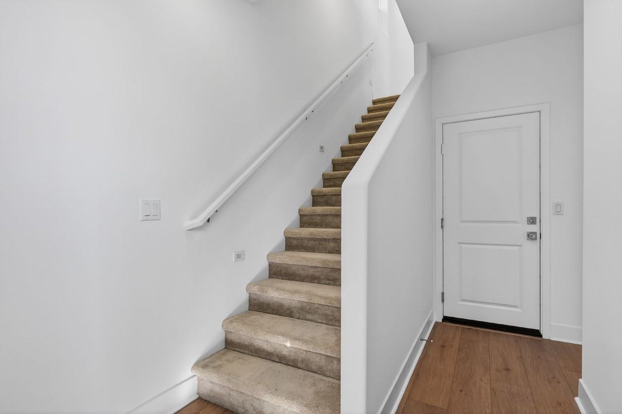 1220 Windmill Rd - Photo 4 of 24