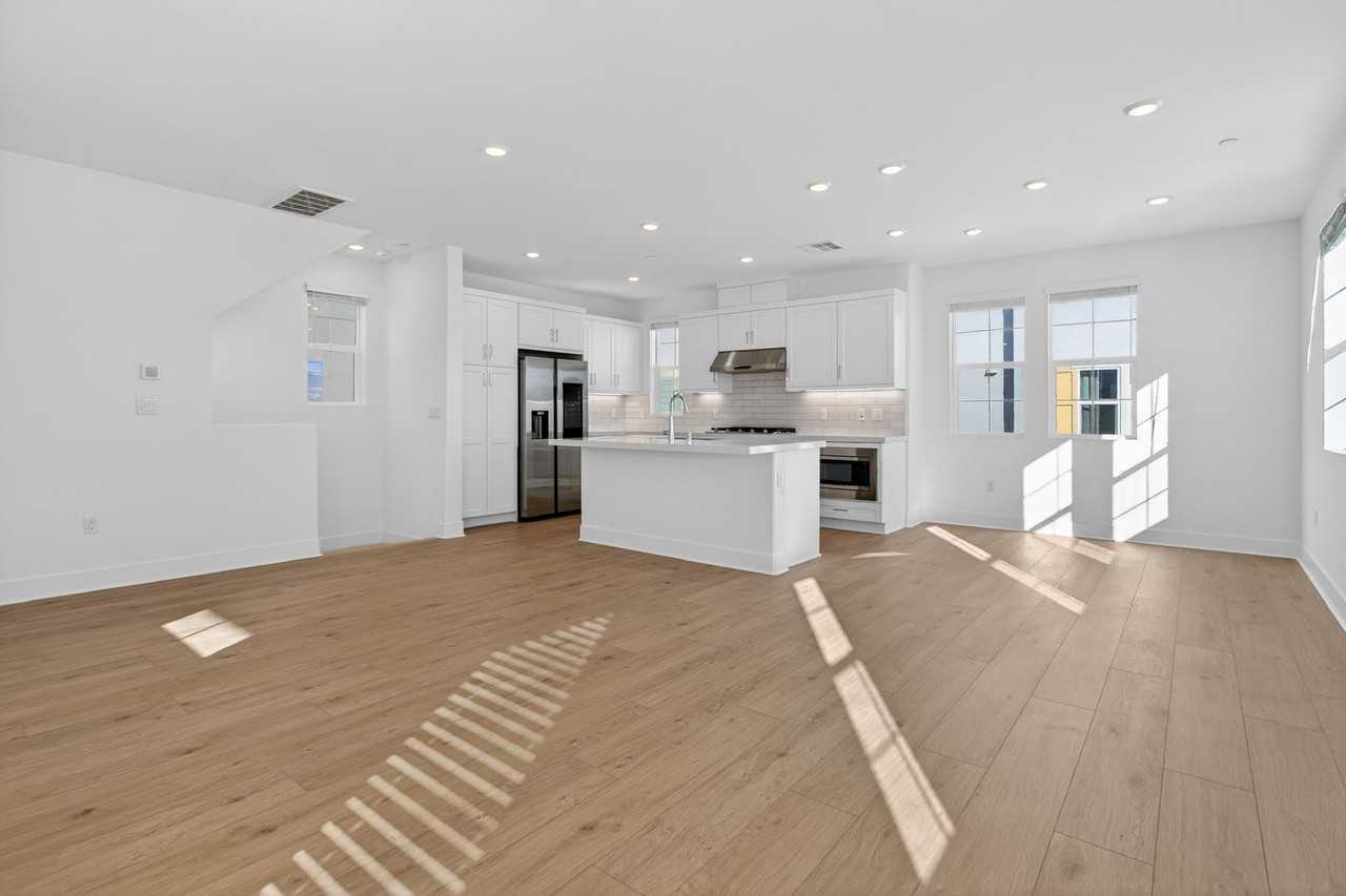 1220 Windmill Rd - Photo 4 of 24