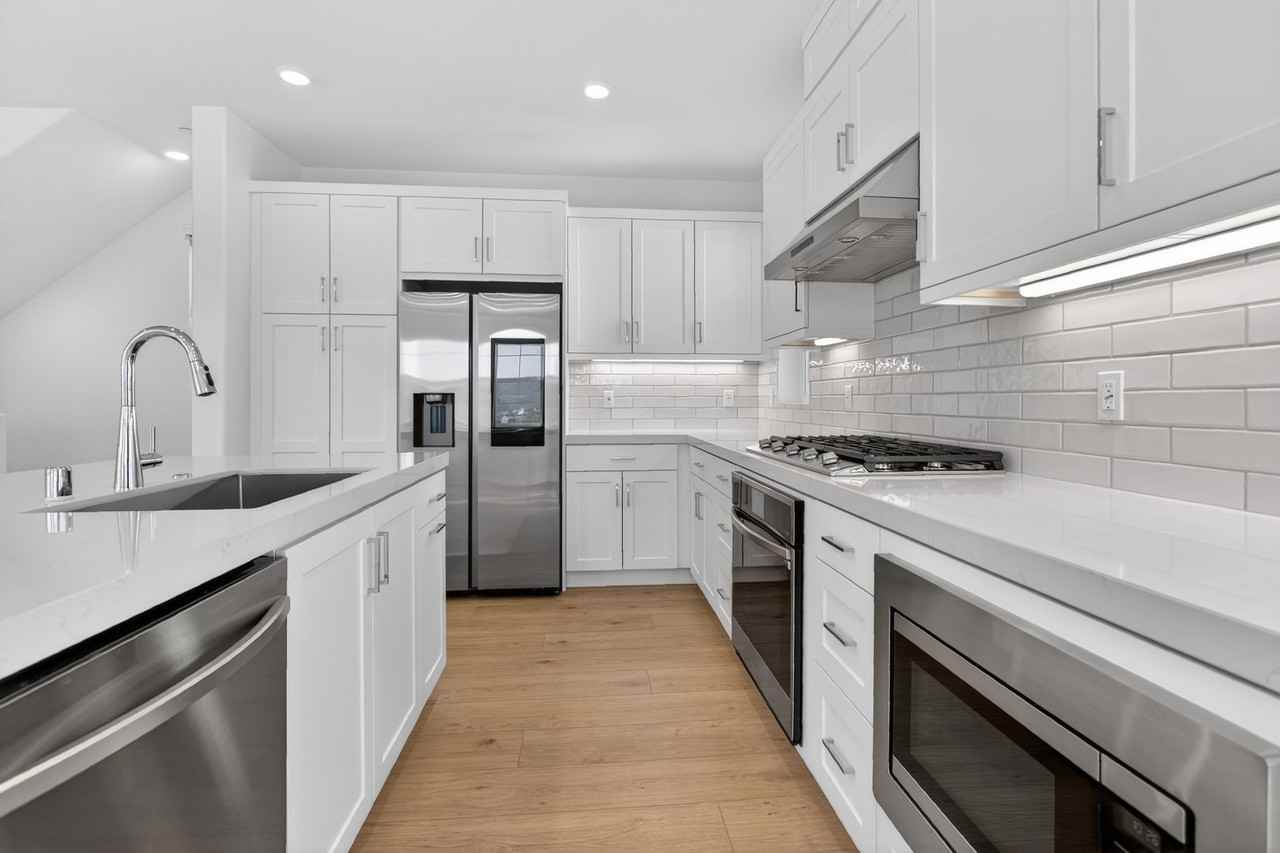 1220 Windmill Rd - Photo 2 of 24