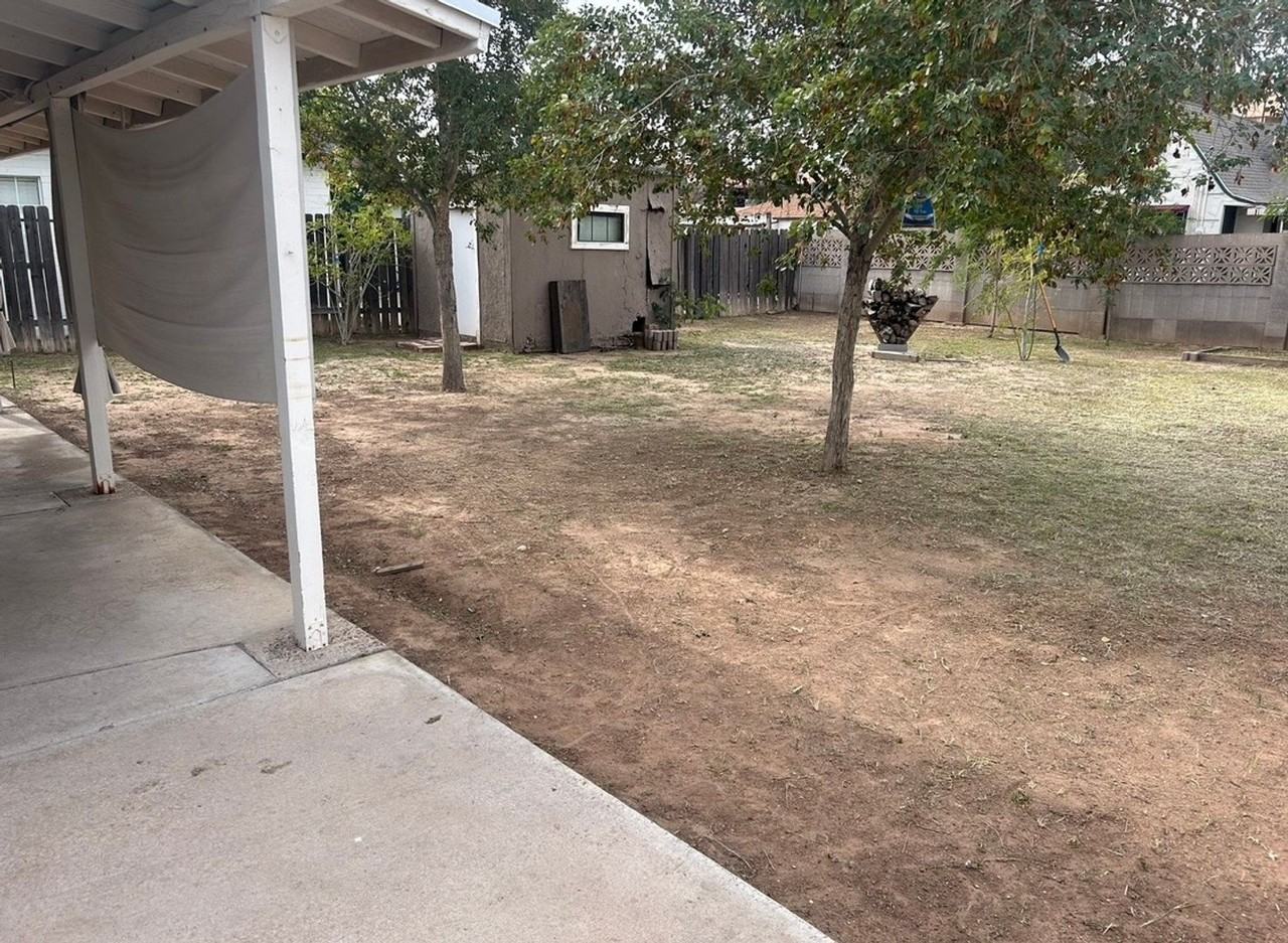 160 N Hibbert - Photo 2 of 7