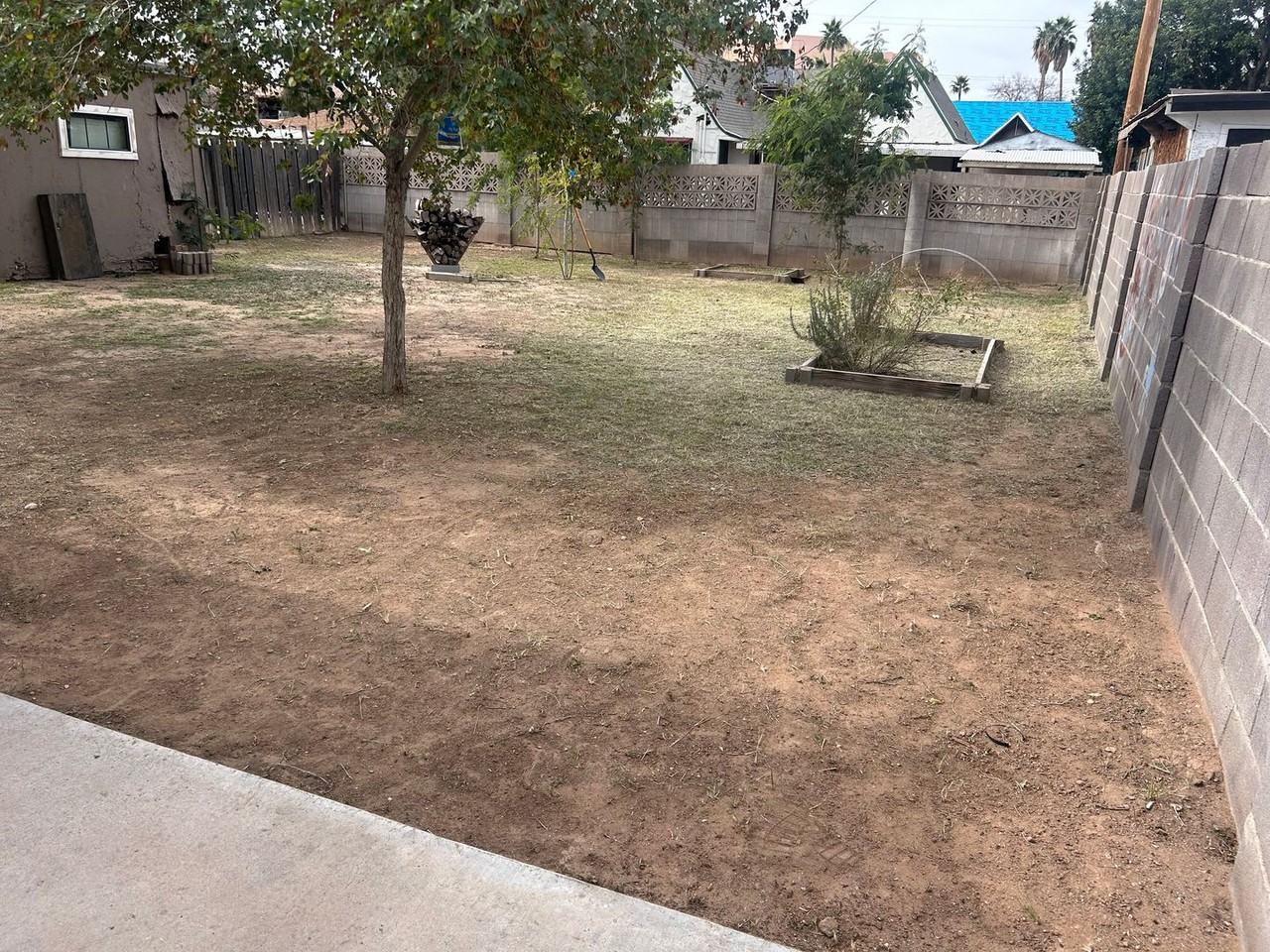 160 N Hibbert - Photo 4 of 7