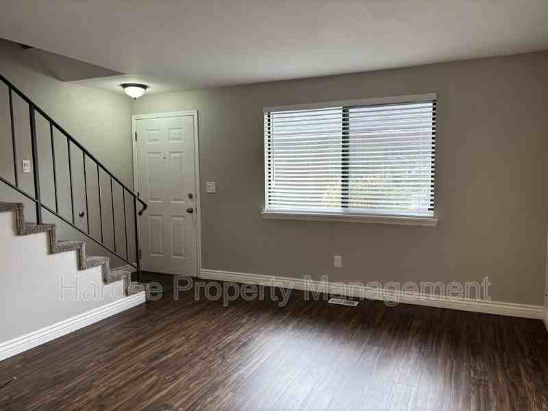 614 E Pennsylvania St - Photo 5 of 18