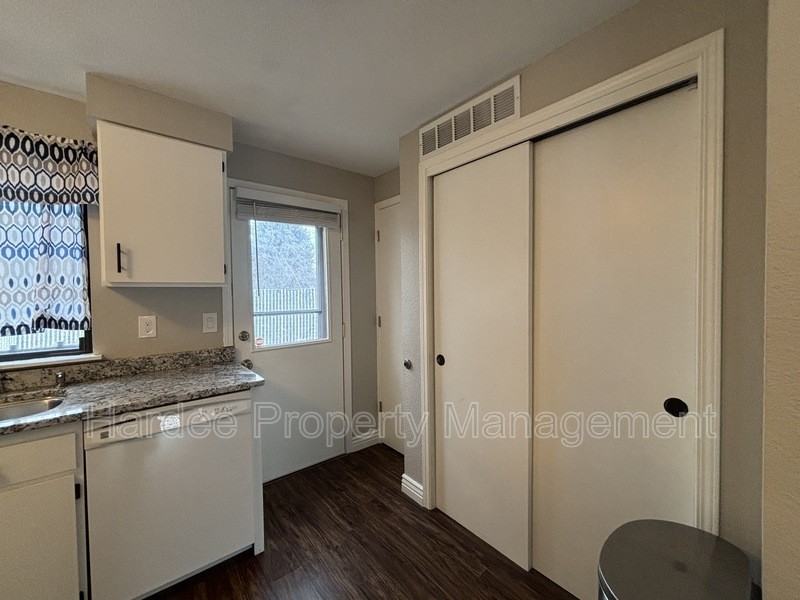 614 E Pennsylvania St - Photo 4 of 18